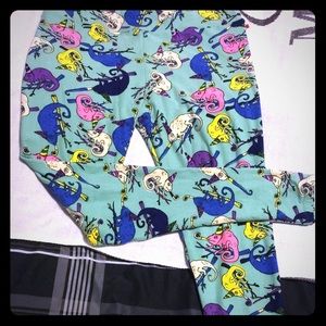 LulaRoe Tall & Curvy Leggings